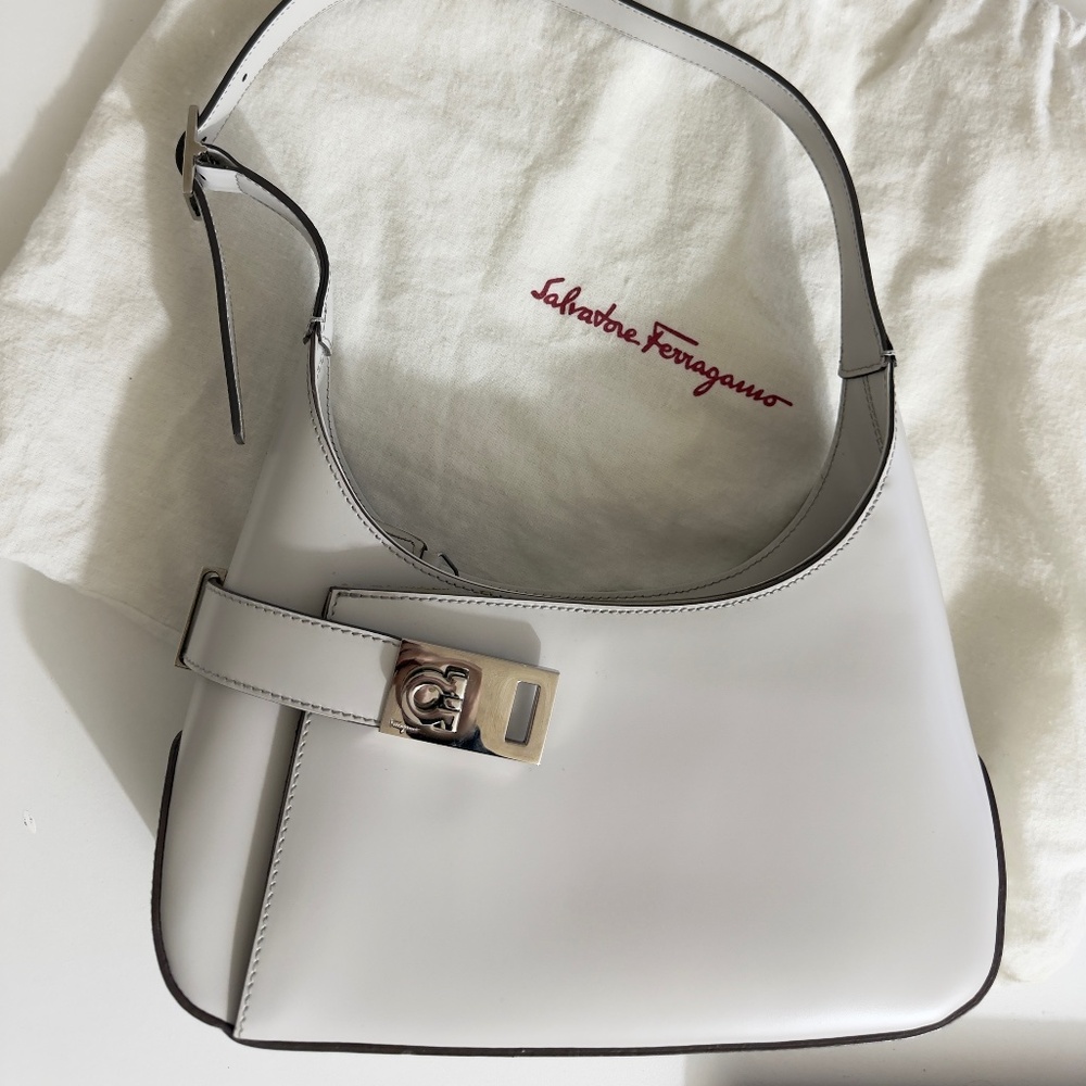 Salvatore Ferragamo Gancini Grey leather shoulder bag - excellent condition